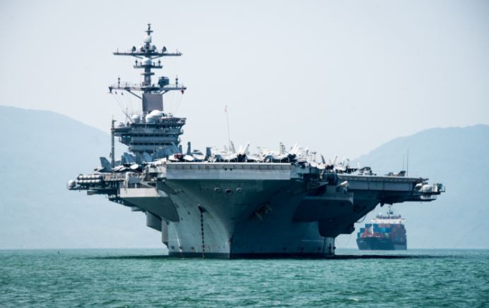 Tàu sân bay USS Carl Vinson tại Đà Nẵng, ảnh: Navy Times.