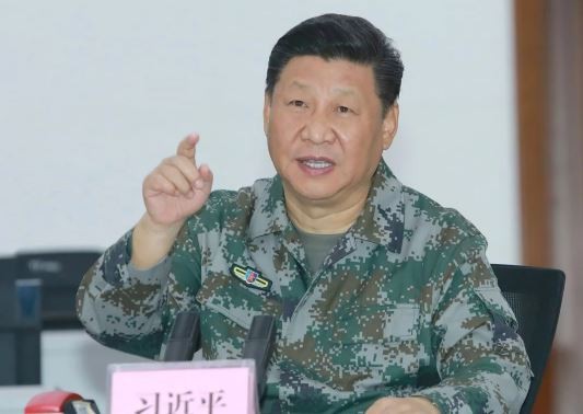 Chủ tịch Trung Quốc Tập Cận Bình mặc quân phục dã chiến làm việc với Bộ Tư lệnh Chiến khu Nam, Trung Quốc, ảnh: SCMP.