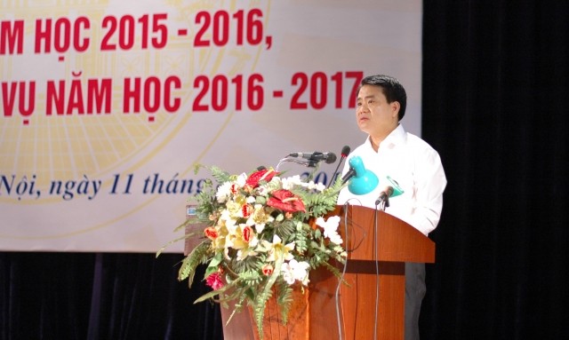 Ông Nguyễn Đức Chung phát biểu chỉ đạo tại Hội nghị tổng kết năm học 2015-2016, ảnh: Tạp chí Giáo dục Thủ đô.