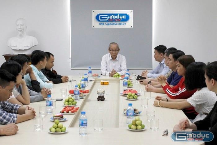 Ngày 20/2/2019, Giáo sư Trần Hồng Quân - Chủ tịch Hiệp hội các trường Đại học, Cao đẳng Việt Nam đến thăm và làm việc với Ban biên tập và tập thể phóng viên Báo điện tử Giáo dục Việt Nam. Ảnh minh họa: Tùng Dương.