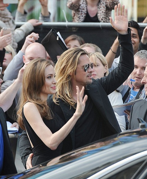 Angelina Jolie và Brad Pitt tới lễ ra mắt phim tại Empire Leicester Square, London chiều tối 2/6 trong sự đón chào nồng nhiệt của người hâm mộ và các ký giả ở xứ sở sương mù