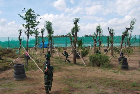 Bắn súng sơn (The BCR Paintball)