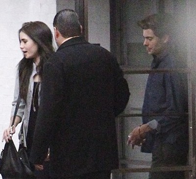 Bạn gái mới của Zac Efron “lộ diện”. Thợ săn ảnh đã “chộp” được hình Zac Efron và Lily Collins, con gái danh ca Phil Collins khi cặp đôi này rời hộp đêm Soho House tại Hollywood ngày 14/2.