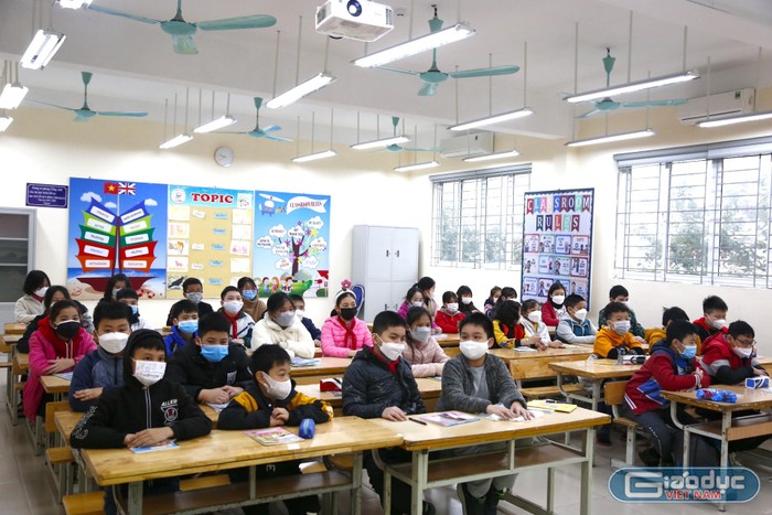 Ủy ban nhân dân Thành phố Hà Nội khuyến khích các trường thành lập nhóm gia đình tự quản các em học sinh, phối hợp với nhà trường, nắm bắt tình hình sức khỏe học sinh khi trở lại học trực tiếp. (Ảnh: Ngọc Ánh)