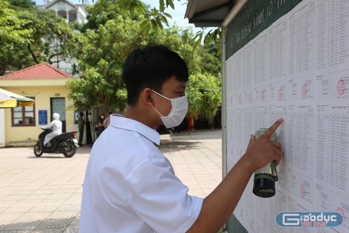 Em Đặng Nguyễn Đức Anh - thí sinh thi tại điểm thi Trường trung học phổ thông Cầu Giấy. (Ảnh: Hoài Ân)