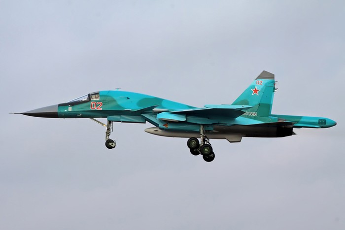 Chiếc Su-34 số hiệu nối tiếp 02