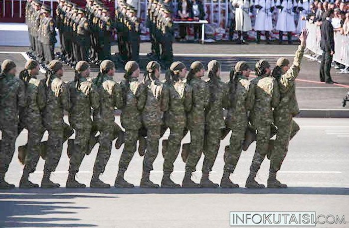 Lục quân Gruzia bao gồm 7 tiểu đoàn, 5 lữ đoàn bộ binh và 2 lữ đoàn pháo binh. Số lượng quân nhân tính đến năm 2010 là 20.548 người bao gồm: 2.176 sỹ quan, 18.356 hạ sỹ quan, lực lượng không quân gồm 2.971 người, trong đó có 1.033 sỹ quan, 1.625 hạ sỹ quan, 311 người thuộc lực lượng bảo đảm. Ngoài ra, Quân đội Gruzia còn có khoảng 600 nhân viên biên chế cho lực lượng Cảnh sát Quốc gia, và 600 binh lính thuộc lực lượng đặc biệt.
