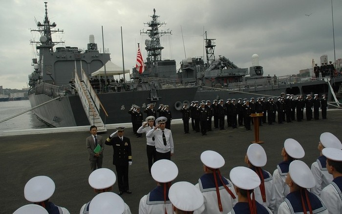 Hình ảnh các chiến hạm Nhật Bản tại quân cảng Vladivostok vào ngày Chủ Nhật (23/9).