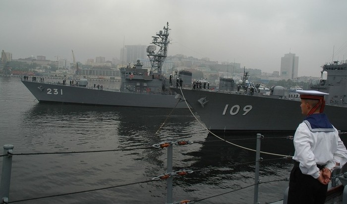 Đây là chuyến viếng thăm quốc tế thứ ba tới căn cứ chính của hạm đội Thái Bình Dương Nga trong tháng 9 năm nay. Trước đó, các chiến hạm của Hàn Quốc và Hoa Kỳ cũng đã đến Vladivostok để thực hiện chuyến thăm hữu nghị tới Nga.