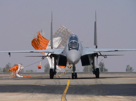 Su-30SM bay thử nghiệm tại sân bay Irkut.