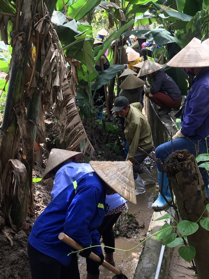 Nhà cửa, đường xá, cống rãnh có nguy cơ bị vùi lấp nêu có mưa lớn, đây là nhận định của các hộ dân ở Khu 6, phường Hà Lầm, Thành phố Hạ Long, tỉnh Quảng Ninh (ảnh do Ủy ban nhân dân phường Hà Lầm) cung cấp.