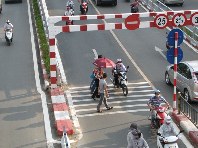 Nào cùng qua cho "tiện chuyến"