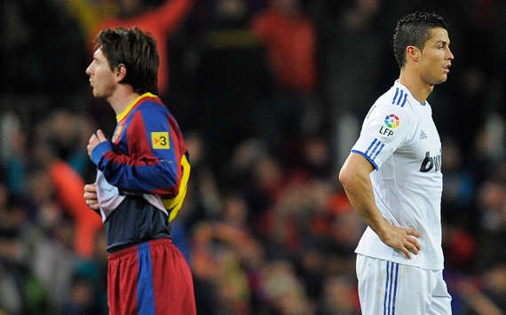 Messi-Ronaldo: Cuộc chiến không khoan nhượng. Ở mùa giải này, cả hai đang cùng có 41 bàn thắng ở La Liga.