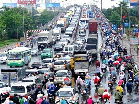 Nếu chọn lựa đường dành cho ô tô chúng ta sẽ tiếp tục phải đối mặt với nguy cơ tắc nghẽn giao thông trầm trọng!?