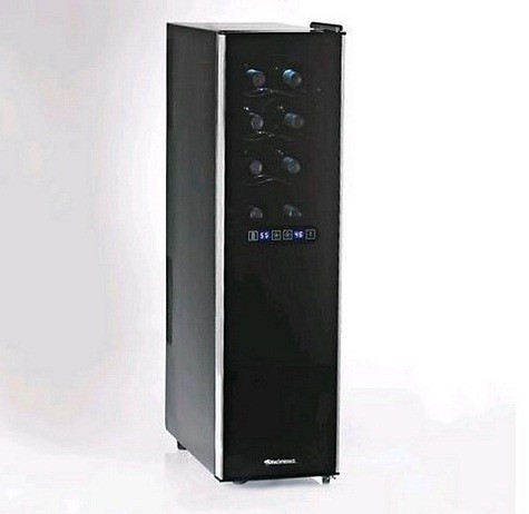 8. Slimline Wine Cellar Với màn hình cảm ứng Công nghệ Sản xuất bởi: Wine Enthusiast Silent Giá: 249 USD Kệ rượu Slimline có không gian để lưu trữ lên đến 18 chai rượu vang cộng với làm mát yên tĩnh giữa hai khu vực. Thay vì mở cửa nhiều lần để điều chỉnh các thông số cài đặt, bạn có thể sửa đổi bằng cách sử dụng màn hình cảm ứng hiện đại.