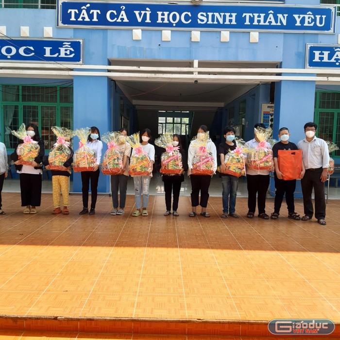 Tất cả vì học sinh thân yêu là không để sót học trò không có Tết