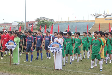 Các đội bóng tham dự lễ khai mạc