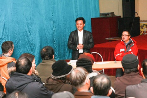 Thạc sĩ Nguyễn Mạnh Quân trong buổi hội thảo về thôi miên ở Ba Lan (Ảnh: VTCNews)