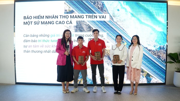 Sinh viên đi thực tập DN.JPG