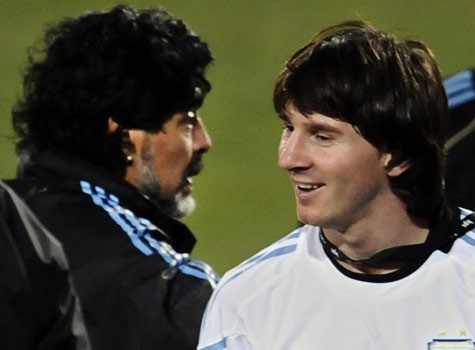 Maradona còn làm đội trưởng được, Messi tại sao không?