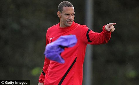 Rio Ferdinand được hai gã nhà giàu Qatar theo đuổi