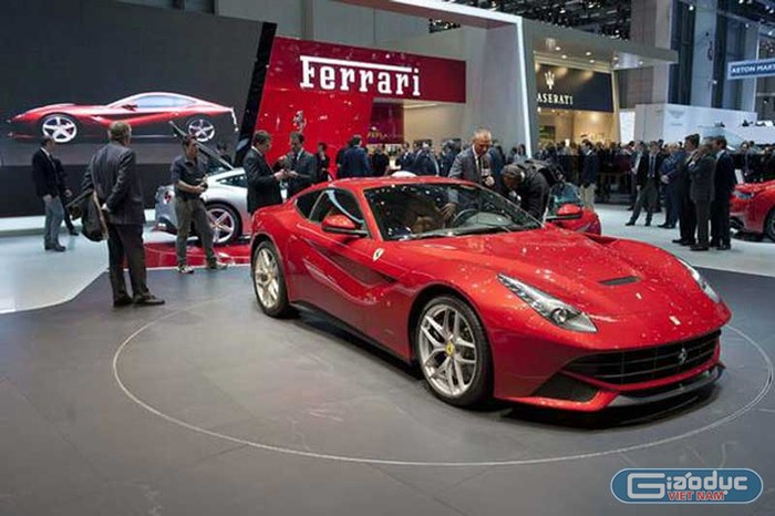 Một trong những tiêu điểm chú ý của buổi trình diễn là chiếc Ferrari F12 Berlinetta