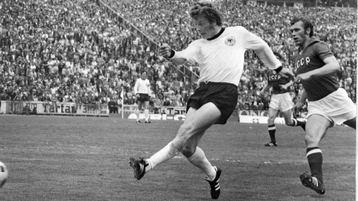 Bàn thắng của Herbert Wimmer ấn định thắng lợi 3-0 của Tây Đức, mang về chiếc cúp vô địch châu Âu đầu tiên