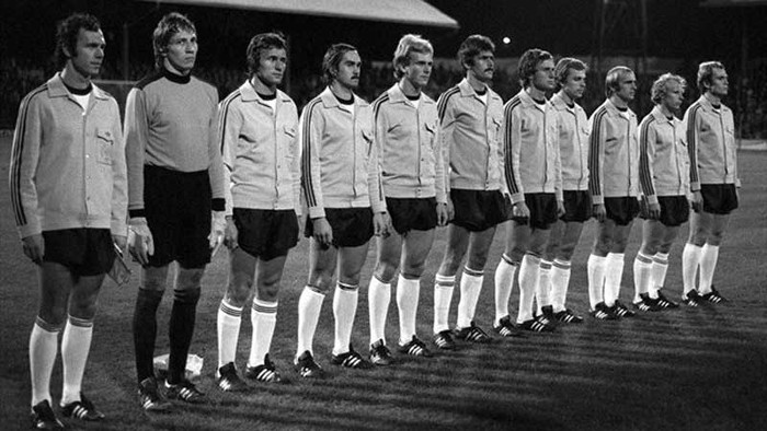 Đội hình đội tuyển Tây Đức. Các nhà ĐKVĐ vượt qua chủ nhà Nam Tư trong trận bán kết với tỷ số 4-2 sau 120 phút thi đấu.