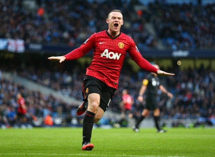 25. Wayne Rooney: R10 đạt cột mốc ghi bàn mới trong sự nghiệp với 27 bàn thắng cho Manchester United. Nhưng đáng buồn là một lần nữa, M.U không vô địch Premier League trong mùa giải mà Rooney ghi hơn 20 bàn (mùa 2009/10 là mùa đầu tiên). M.U bị loại ở vòng bảng Champions League và vòng 1/16 Europa League, trong khi họ bị Man City đoạt ngôi vô địch ở vòng đấu cuối. EURO 2012 là một dấu ấn nhạt nhòa khác của Rooney với chỉ 1 bàn sau 2 trận.