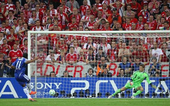 Nhưng khi chỉ còn 2 phút chính thức, Chelsea gỡ hòa sau khi Drogba đánh đầu tung lưới Neuer từ quả phạt góc của Mata. Suýt nữa Drogba trở thành tội đồ trong hiệp phụ khi đốn ngã Ribery trong vòng cấm, nhưng Robben bị Cech đánh bại trên chấm 11m. Và trong loạt đấu súng, Cech cản phá Olic và Schweinsteiger trước khi Drogba thực hiện cú đá định mệnh của sự nghiệp để mang chức vô địch Champions League đầu tiên cho Chelsea.