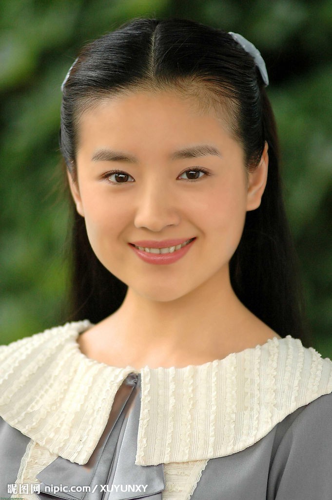 Năm 2001, tên tuổi của cô thêm một lần nữa được vinh danh với vai Lãnh Thanh Thu trong bộ phim "Kim phấn thế gia".