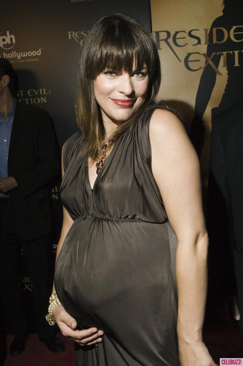 Người mẫu Milla Jovovich cũng tăng 30 kg. Cô tâm sự: "Tôi đã mất gần 1 năm để tăng từng ấy kg và mất 1 năm để giảm số cân ấy". Xem thêm: Thời trang sao Hollywood/ Bộ sưu tập váy xinh chào hè 2012.