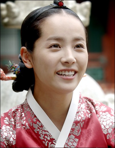 Han Ji Min mang vẻ đẹp nền nã, dịu dàng, đáng yêu. (Ảnh: 2sao) Xem thêm: Phạm Băng Băng "khuân" tứ đại mỹ nữ Trung Hoa lên thảm đỏ Cannes