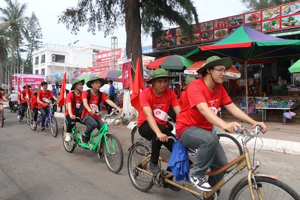 Chương trình truyền thông điệp về phòng chống nạo phá thai, phòng chống HIV/AIDS tới học sinh, sinh viên.