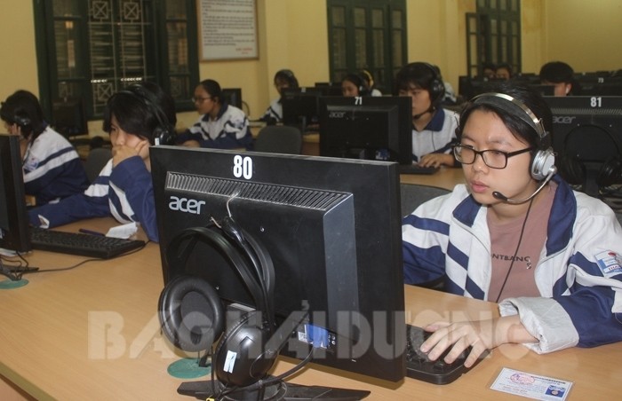 Các em học sinh dự thi tại trường Trung học cơ sở Lê Quý Đôn (Ảnh: Báo Hải Dương)