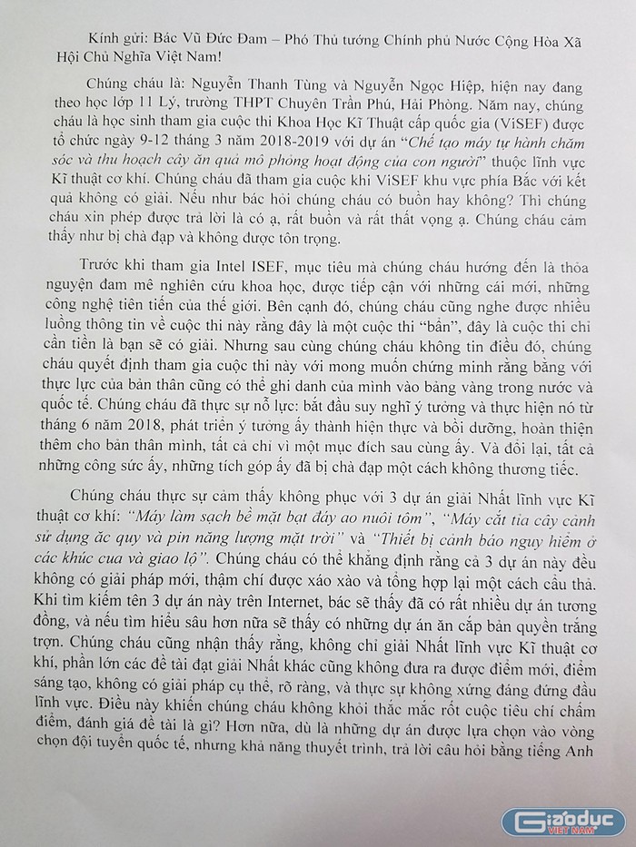 Hai học sinh Nguyễn Thanh Tùng và Nguyễn Ngọc Hiệp đã viết thư gửi Phó thủ tướng Vũ Đức Đam bày tỏ nỗi thất vọng về cuộc thi khoa học kỹ thuật quốc gia (Ảnh: Lã Tiến)