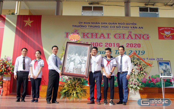 Thầy và trò Trường Trung học cơ sở Chu Văn An luôn nỗ lực dạy tốt, học tốt. (Ảnh: Lã Tiến)