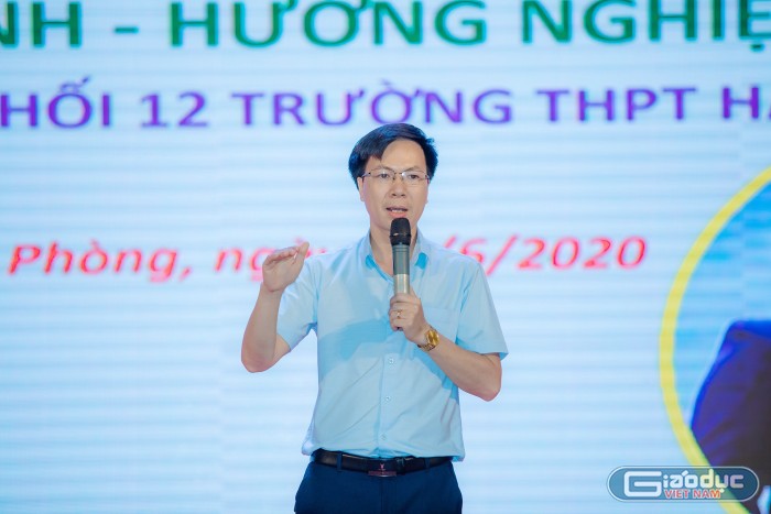 Thầy giáo Phạm Anh Phong, Hiệu trưởng Trường Trung học phổ thông Hàng Hải (Hải Phòng) (Ảnh: Nhân vật cung cấp)