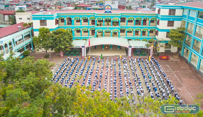 Chỉ trong 3 năm, Trường Tiểu học Dư Hàng đã khoác lên mình &quot;tấm áo mới&quot; với cơ sở vật chất khang trang, hiện đại (Ảnh: Lã Tiến)