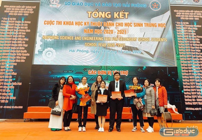 Học sinh Trường Trung học cơ sở Ngô Quyền xuất sắc đạt giải Nhất cuộc thi khoa học kỹ thuật dành cho học sinh trung học năm học 2020-2021 tại Hải Phòng (Ảnh: NVCC)