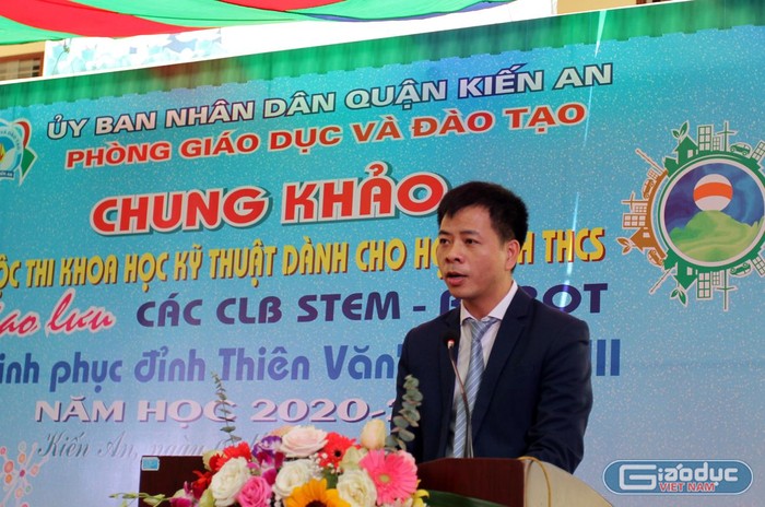 Ông Vũ Xuân Phúc, Trưởng phòng Giáo dục và Đào tạo quận Kiến An (Ảnh: Lã Tiến)