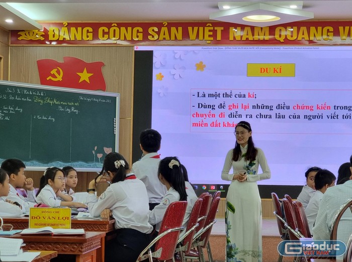 Học sinh được củng cố, khắc sâu kiến thức dưới sự hướng dẫn của cô giáo (Ảnh:Phương Linh)