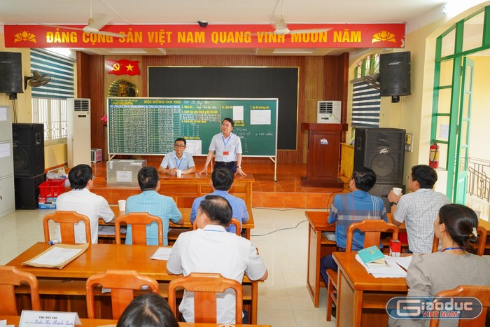 Lãnh đạo thành phố Hải Phòng kiểm tra công tác tổ chức thi tại trường Trung học phổ thông Lê Quý Đôn (Ảnh: LT)