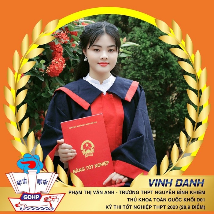 Nữ sinh Phạm Thị Vân Anh trở thành thủ khoa toàn quốc khối D01 (Ảnh: NVCC)