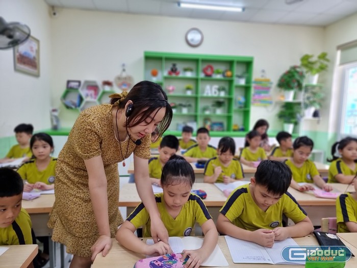 Học sinh Trường Tiểu học Nguyễn Văn Tố hào hứng khi học tiếng Hàn là Ngoại ngữ 1 (Ảnh: Lã Tiến)