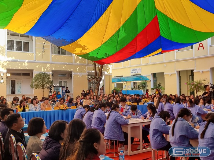 Chuyên đề thu hút đông đảo cán bộ, giáo viên các trường THCS trên địa bàn Hải Phòng (Ảnh: Lã Tiến)