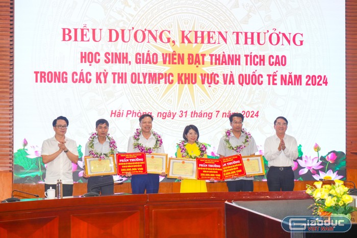 GDVN_khen-thuong-hsg-1.jpg