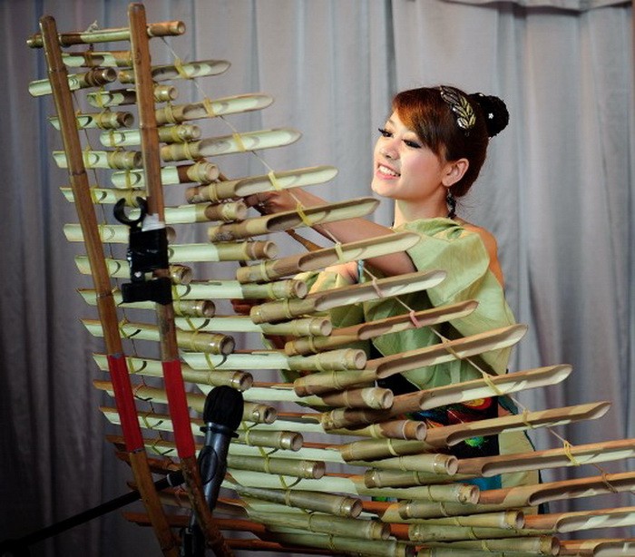 Ước mơ của Phương Pé là trở thành một nghệ sĩ chơi đàn dân tộc nổi tiếng.