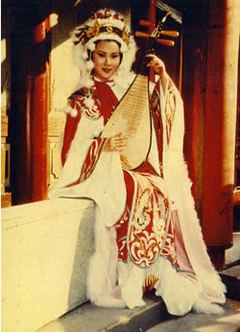 Vai diễn Vương Chiêu Quân của Ngụy Thu Hoa phiên bản 1984. Do có sự chăm chút về trang phục cũng như hóa trang, khiến tạo hình nàng Vương Chiêu Quân của Ngụy Thu Hoa có phần hấp dẫn hơn đàn chị Lâm Đại.