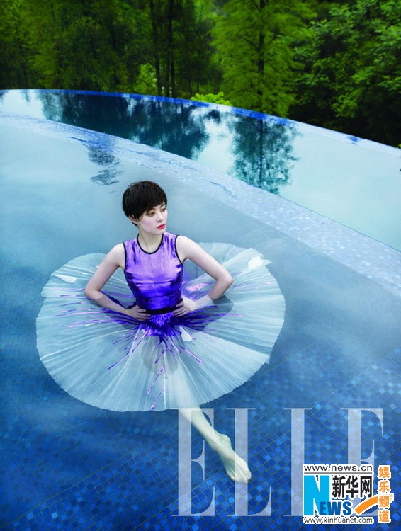 Bà mẹ một con không hổ danh với câu “gái một con trông mòn con mắt" trong bộ hình mới trên tạp chí ELLE danh tiếng phát hành ở Đại lục số tháng 5/2012 với tạo hình trong vở nhạc kịch "Hồ Thiên Nga".